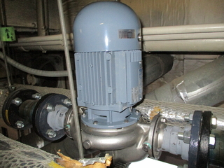 介護福祉施設のボイラー室ポンプ交換 介護福祉施設のボイラー室ポンプ交換